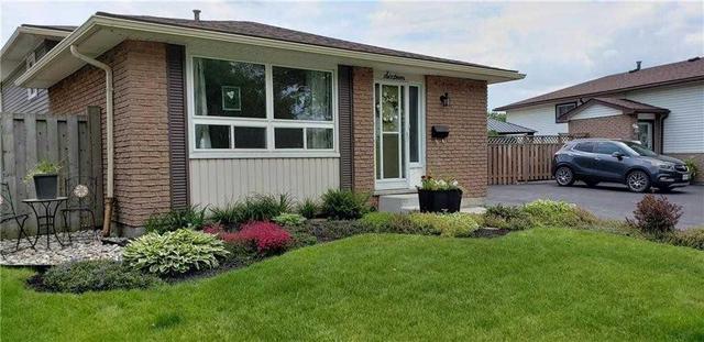 16 Bywood Cres, House detached with 3 bedrooms, 1 bathrooms and 3 parking in Hamilton ON | Image 1