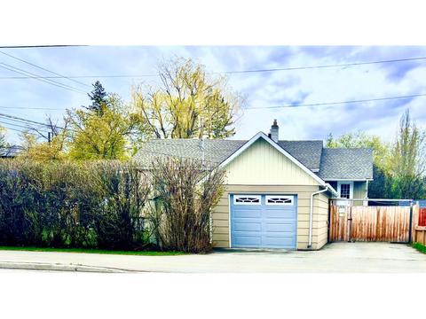 203 9th Avenue S, Cranbrook, BC, V1C2M4 | Card Image