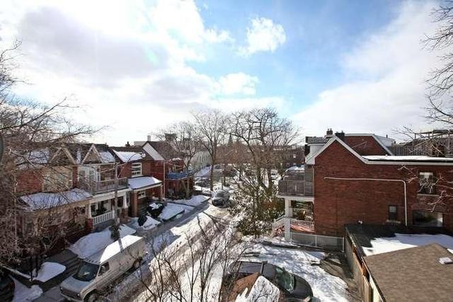 512 Indian Grve, House detached with 2 bedrooms, 1 bathrooms and 0 parking in Toronto ON | Image 5