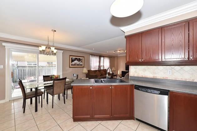 292 Edenbrook Hill Dr, House detached with 3 bedrooms, 4 bathrooms and 4 parking in Brampton ON | Image 4