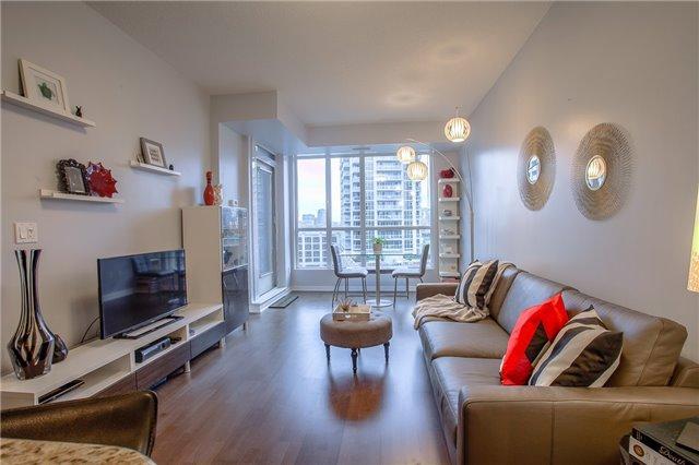 820 - 628 Fleet St, Condo with 1 bedrooms, 1 bathrooms and 1 parking in Toronto ON | Image 1