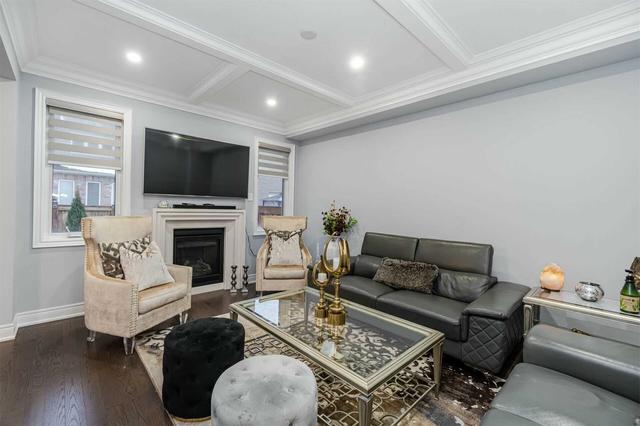 74 Villadown Tr, House semidetached with 3 bedrooms, 3 bathrooms and 3 parking in Brampton ON | Image 14