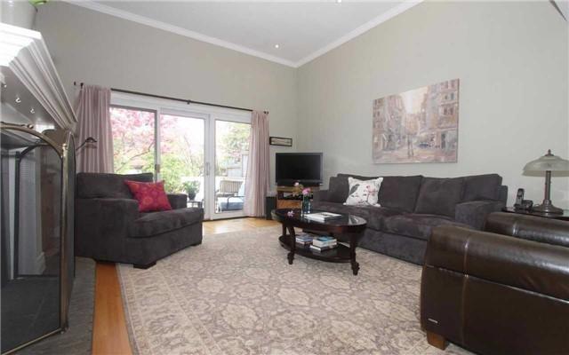 79 Taunton Rd, House attached with 3 bedrooms, 3 bathrooms and 2 parking in Toronto ON | Image 3