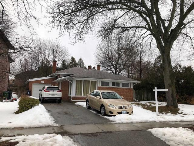 132 Maxome Ave, House detached with 3 bedrooms, 2 bathrooms and 4 parking in Toronto ON | Image 2