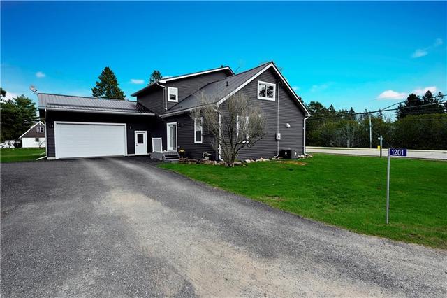 1201 Hudson Pt Rd N Road, House detached with 4 bedrooms, 2 bathrooms and 6 parking in Elizabethtown Kitley ON | Image 4