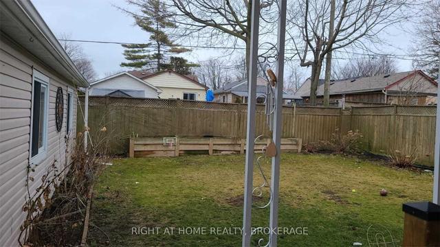15 Oak St N, House detached with 2 bedrooms, 2 bathrooms and 5 parking in Ajax ON | Image 7