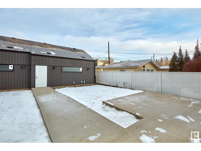 9342 86 Av Nw, House semidetached with 4 bedrooms, 3 bathrooms and null parking in Edmonton AB | Image 36