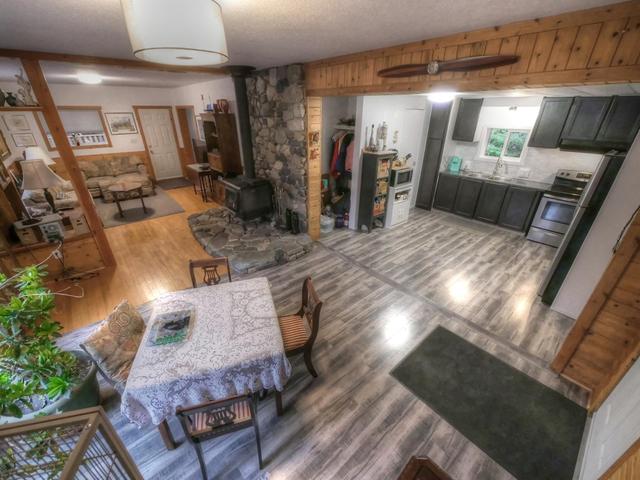 8114 Highway 6, House detached with 3 bedrooms, 1 bathrooms and 9 parking in Salmo BC | Image 4