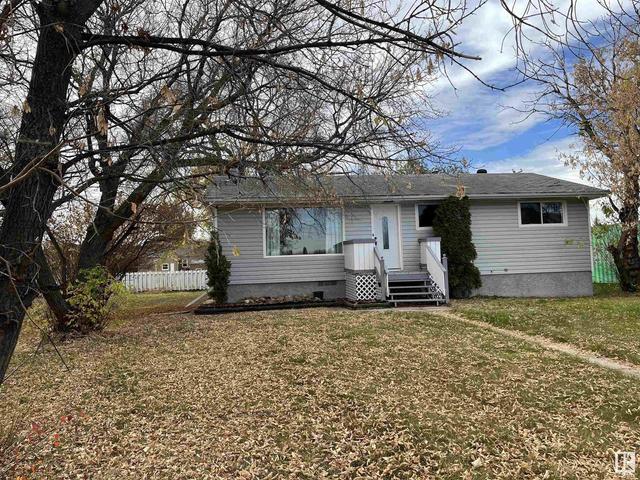 4817 51 Av, House detached with 4 bedrooms, 1 bathrooms and null parking in Vegreville AB | Image 25