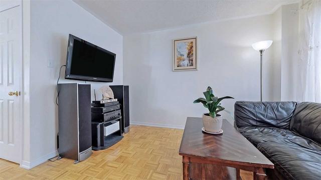 2194 St Clair Ave W, House semidetached with 3 bedrooms, 4 bathrooms and 2 parking in Toronto ON | Image 20