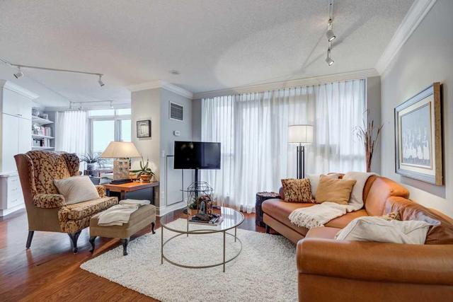 412 - 208 Queens Quay W, Condo with 2 bedrooms, 2 bathrooms and 1 parking in Toronto ON | Image 4