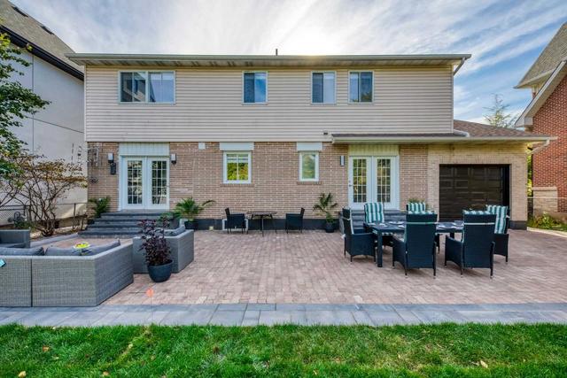 513 Maplehurst Ave, House detached with 4 bedrooms, 3 bathrooms and 5 parking in Oakville ON | Image 3