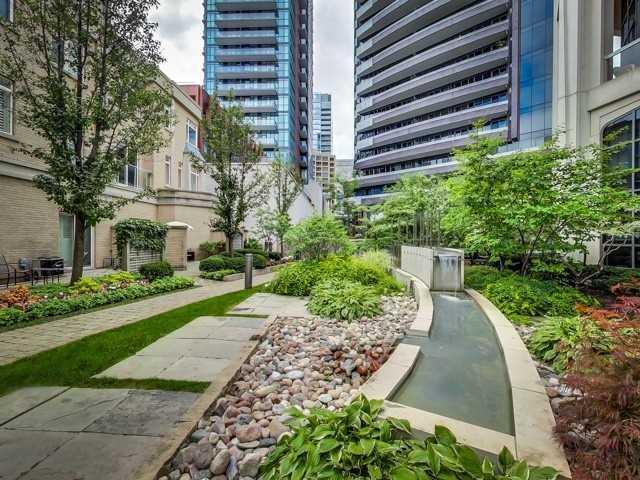 905 - 3 Mcalpine St, Condo with 2 bedrooms, 3 bathrooms and 2 parking in Toronto ON | Image 17