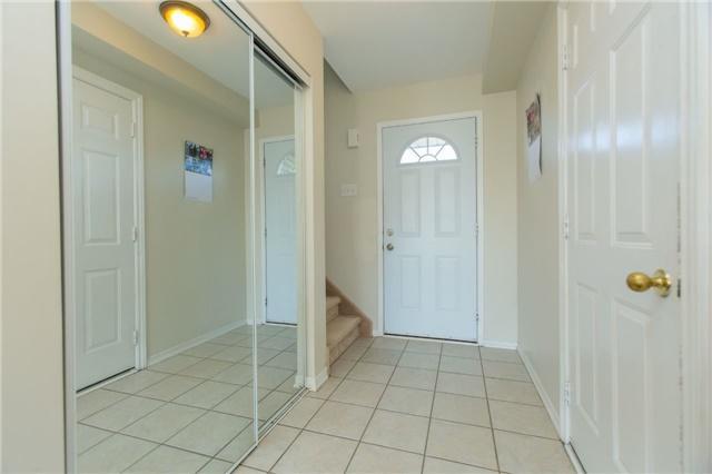 81 Srigley St, House detached with 3 bedrooms, 2 bathrooms and 2 parking in Barrie ON | Image 3