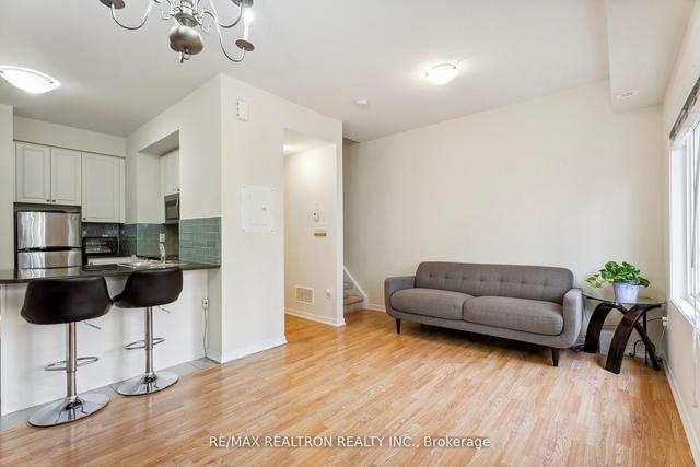 239 - 15 Coneflower Cres, Townhouse with 2 bedrooms, 2 bathrooms and 1 parking in Toronto ON | Image 2