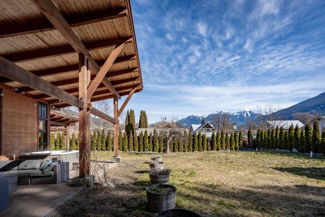620 Higashi Way, House detached with 5 bedrooms, 2 bathrooms and 4 parking in Kaslo BC | Image 67