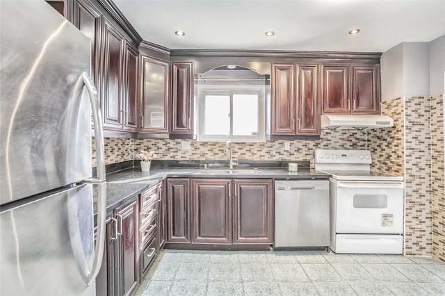 65 Maresfield Dr, House detached with 3 bedrooms, 4 bathrooms and 3 parking in Toronto ON | Image 4