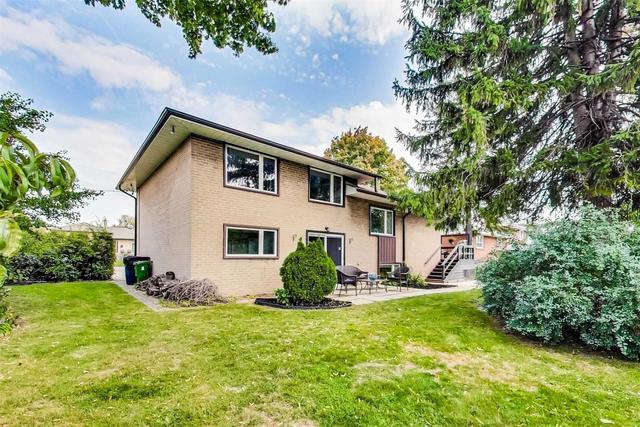 28 Commons Dr, House detached with 3 bedrooms, 2 bathrooms and 4 parking in Toronto ON | Image 29