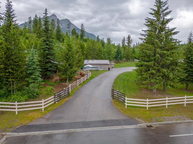 3000 Balmer Drive, House detached with 4 bedrooms, 3 bathrooms and null parking in Elkford BC | Image 52