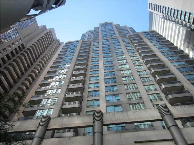1903 - 750 Bay St, Condo with 2 bedrooms, 2 bathrooms and 1 parking in Toronto ON | Image 4