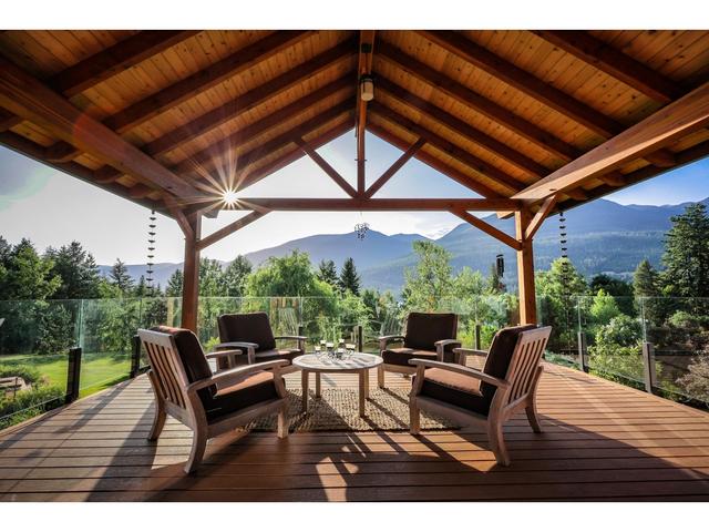 6890 Harrop Procter Road, House detached with 3 bedrooms, 3 bathrooms and 8 parking in Central Kootenay E BC | Image 18