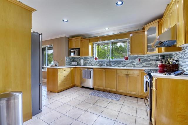 8377 158 Street, House detached with 5 bedrooms, 4 bathrooms and 7 parking in Surrey BC | Image 8
