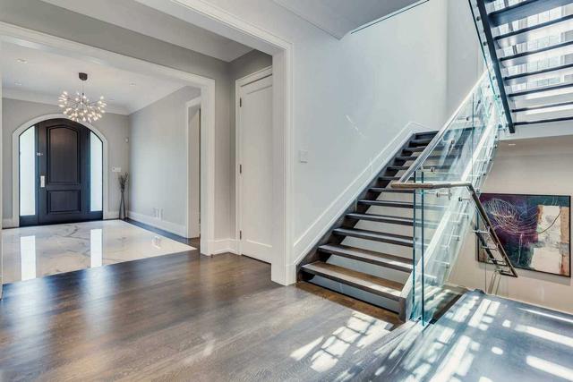 86 Plymbridge Rd, House detached with 5 bedrooms, 7 bathrooms and 9 parking in Toronto ON | Image 4
