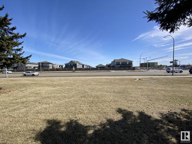 11356 139 Av Nw, House attached with 3 bedrooms, 1 bathrooms and 1 parking in Edmonton AB | Image 66