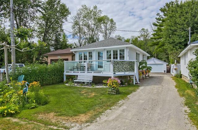 938 Barry Ave, House detached with 1 bedrooms, 1 bathrooms and 6 parking in Innisfil ON | Image 1