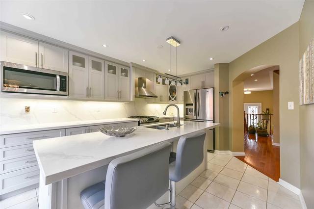 188 Fandango Dr, House detached with 4 bedrooms, 4 bathrooms and 4 parking in Brampton ON | Image 3