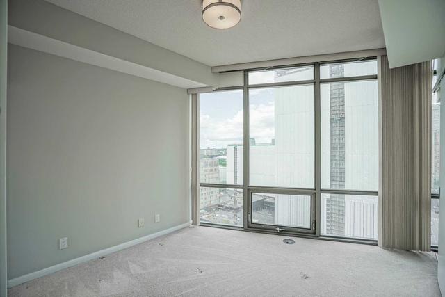1905 - 832 Bay St, Condo with 2 bedrooms, 2 bathrooms and 1 parking in Toronto ON | Image 10