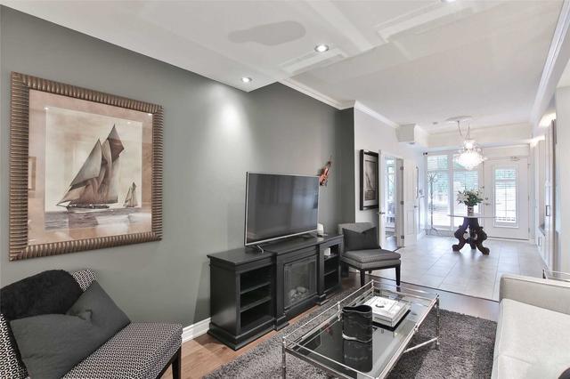 11 Bastion St, Condo with 2 bedrooms, 1 bathrooms and 1 parking in Toronto ON | Image 6