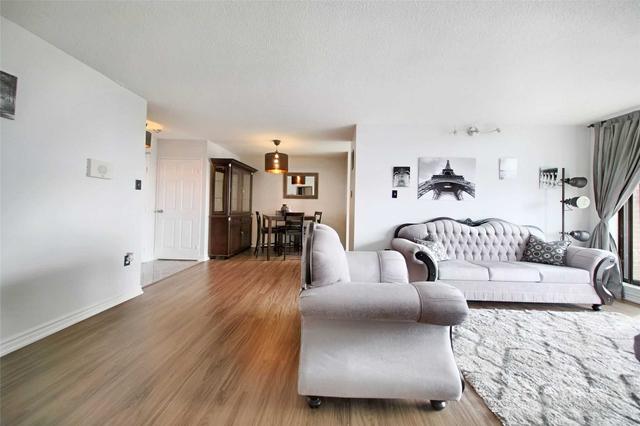 1806 - 17 Knightsbridge Rd, Condo with 1 bedrooms, 1 bathrooms and 1 parking in Brampton ON | Image 3