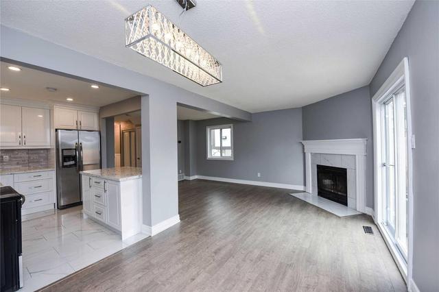 9 - 2200 Glenwood School Dr, Townhouse with 3 bedrooms, 3 bathrooms and 1 parking in Burlington ON | Image 5