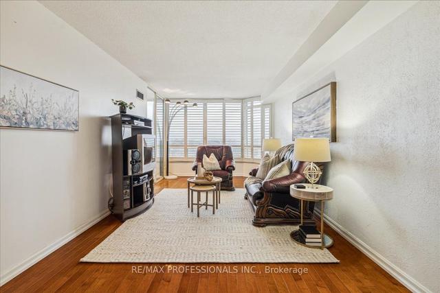 2705 - 1300 Islington Ave, Condo with 2 bedrooms, 2 bathrooms and 1 parking in Toronto ON | Image 12