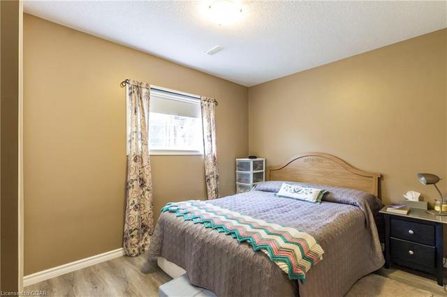 201 Maltby Road W, House detached with 5 bedrooms, 3 bathrooms and 13 parking in Guelph ON | Image 36