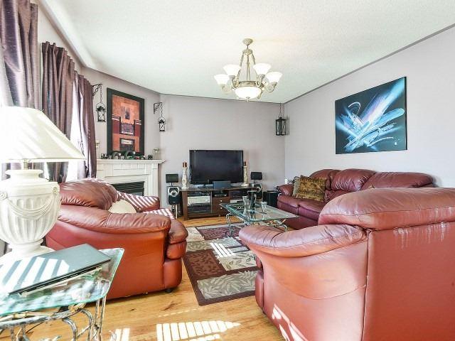 81 Pebblestone Circ, House detached with 4 bedrooms, 3 bathrooms and 4 parking in Brampton ON | Image 10