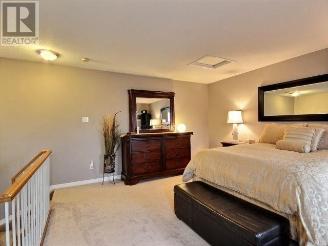 1801 Loranger Crt, Townhouse with 3 bedrooms, 2 bathrooms and 1 parking in Ottawa ON | Image 13