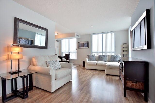 1604 - 4850 Glen Erin Dr, Condo with 2 bedrooms, 2 bathrooms and 1 parking in Mississauga ON | Image 3