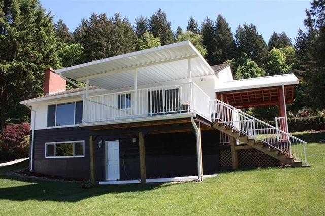 5825 Jinkerson Road, House detached with 3 bedrooms, 2 bathrooms and null parking in Chilliwack BC | Image 3
