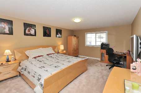 16 Parisian Cres, House detached with 3 bedrooms, 4 bathrooms and 4 parking in Barrie ON | Image 7