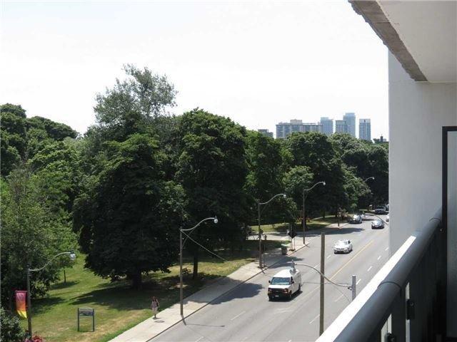 405 - 3018 Yonge St, Condo with 2 bedrooms, 2 bathrooms and 1 parking in Toronto ON | Image 17
