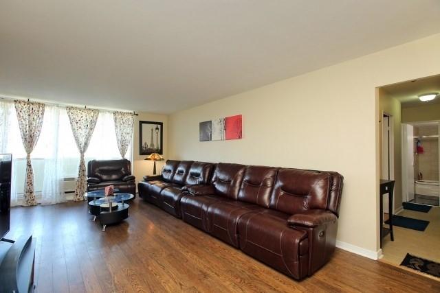 2508 - 5 Massey Sq, Condo with 2 bedrooms, 1 bathrooms and 1 parking in Toronto ON | Image 13