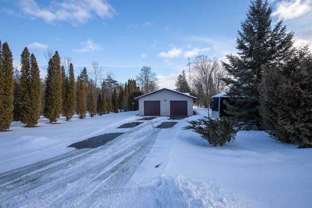 36 Cowans Cres, House detached with 3 bedrooms, 1 bathrooms and 6 parking in Kawartha Lakes ON | Image 21