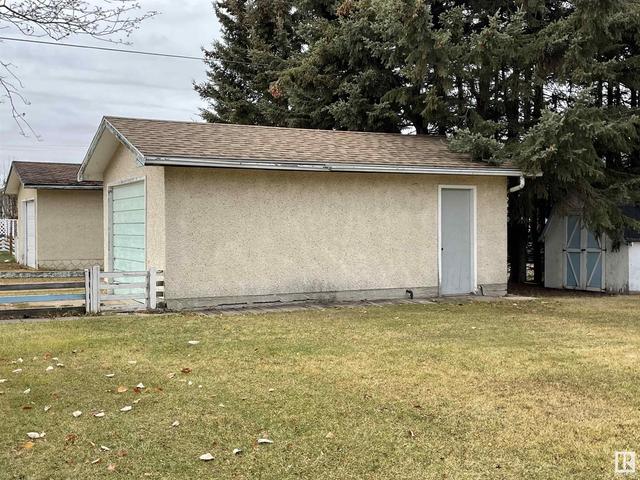 902 1 St, House detached with 2 bedrooms, 2 bathrooms and null parking in Thorhild County AB | Image 21