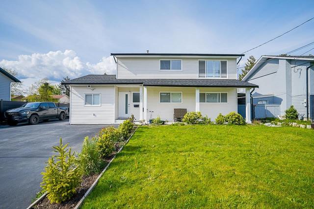 17901 57a Avenue, House detached with 6 bedrooms, 4 bathrooms and 8 parking in Surrey BC | Image 2