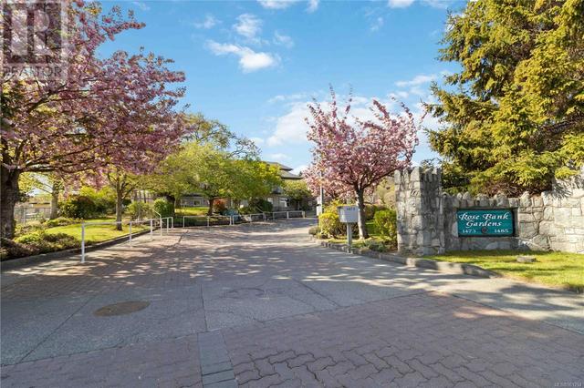 301 - 1485 Garnet Rd, Condo with 1 bedrooms, 1 bathrooms and null parking in Saanich BC | Image 37