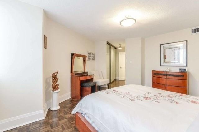1414 - 1333 Bloor St, Condo with 2 bedrooms, 2 bathrooms and 1 parking in Mississauga ON | Image 6