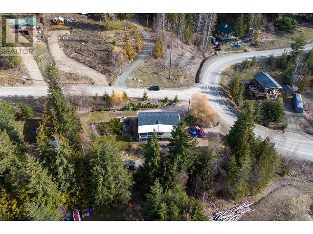 2715 Fraser Road, House other with 3 bedrooms, 3 bathrooms and 6 parking in Columbia Shuswap F BC | Image 43
