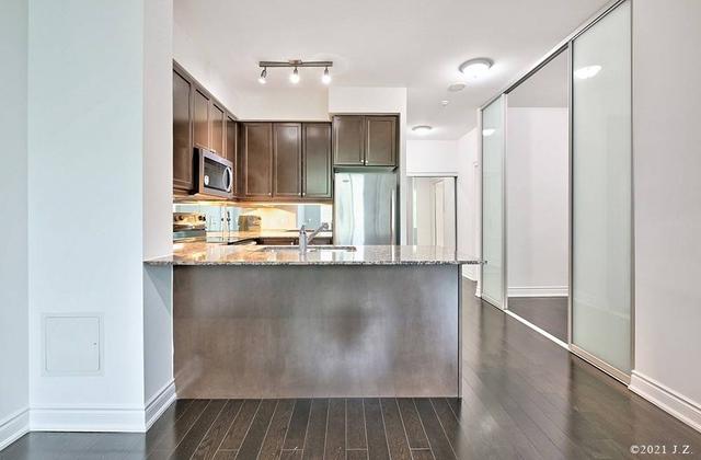 201 - 20 Bloorview Pl, Condo with 1 bedrooms, 1 bathrooms and 1 parking in Toronto ON | Image 3